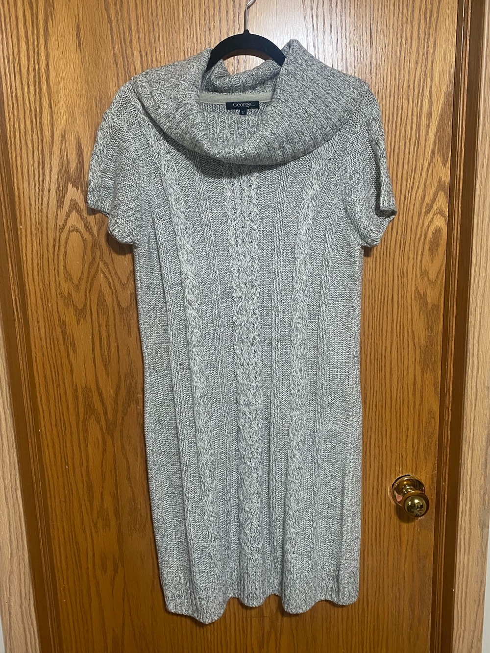 Women’s Gray Cable-Knit Cowl Neck Short-Sleeve Sweater Dress